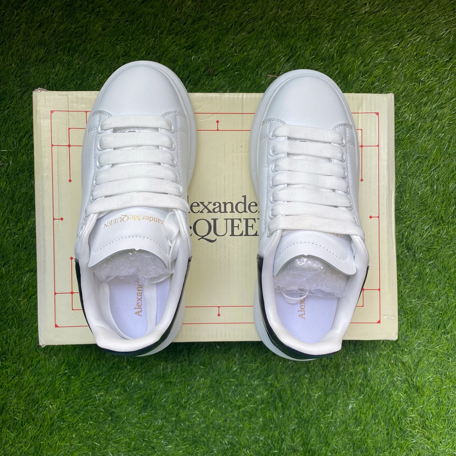 Alexander McQueen Oversized Black and White | Size 36 | New | With Box – photo 3